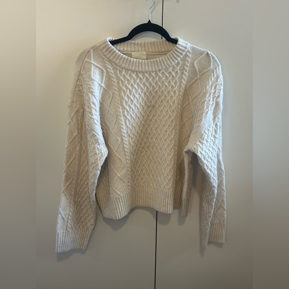 H&M Cropped Cream Cable Knit Sweater